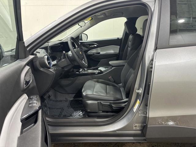 new 2025 Chevrolet Trax car, priced at $26,010