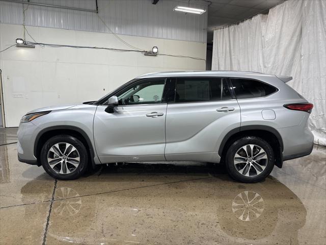 used 2021 Toyota Highlander car, priced at $36,115