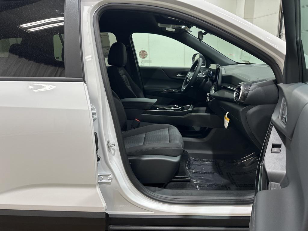 new 2026 Chevrolet Equinox car, priced at $27,500