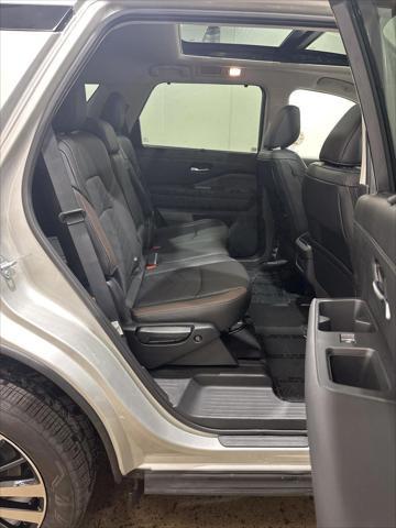 new 2025 Nissan Pathfinder car, priced at $47,015