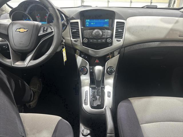 used 2014 Chevrolet Cruze car, priced at $6,500