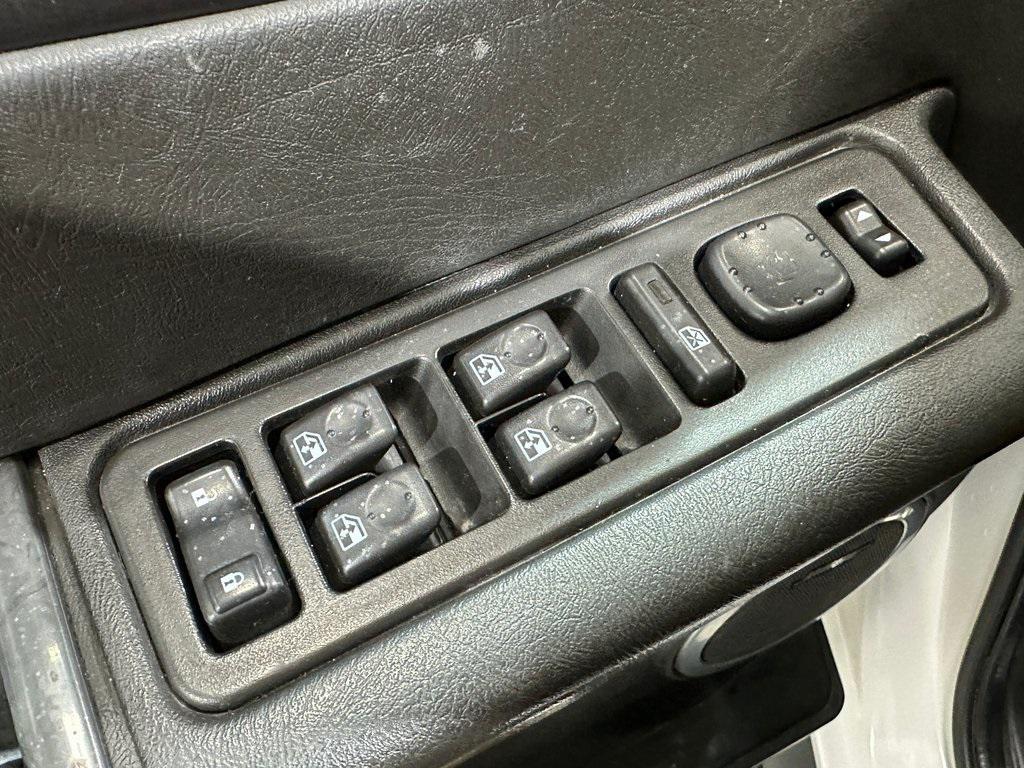 used 2006 Hummer H2 car, priced at $17,999