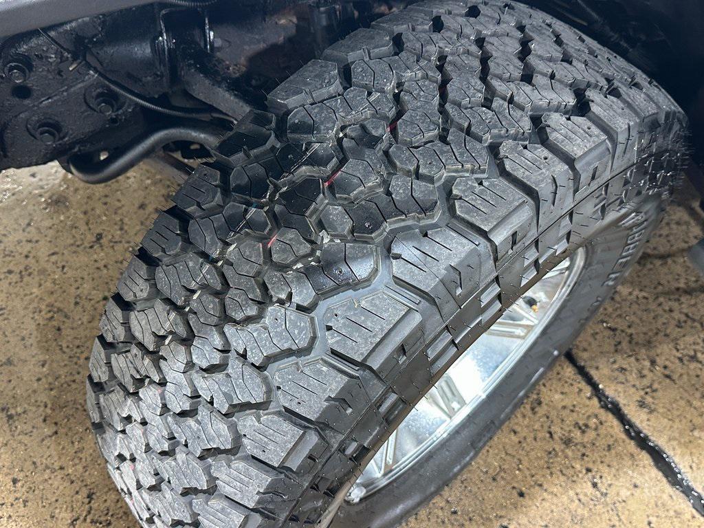 used 2006 Hummer H2 car, priced at $17,999