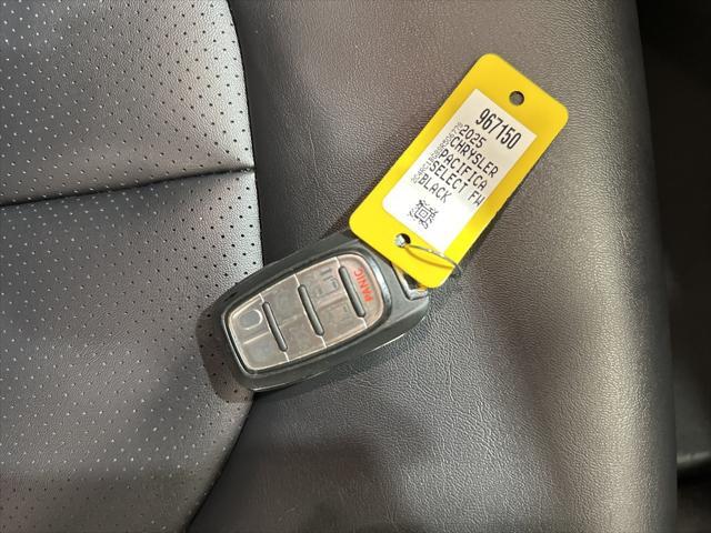 used 2025 Chrysler Pacifica car, priced at $36,034