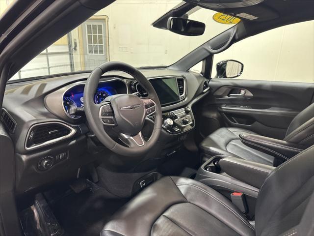 used 2025 Chrysler Pacifica car, priced at $36,034