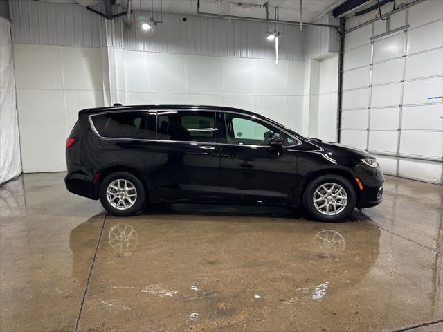 used 2025 Chrysler Pacifica car, priced at $36,034