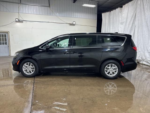 used 2025 Chrysler Pacifica car, priced at $36,034