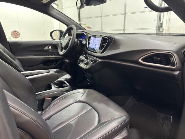 used 2025 Chrysler Pacifica car, priced at $36,034