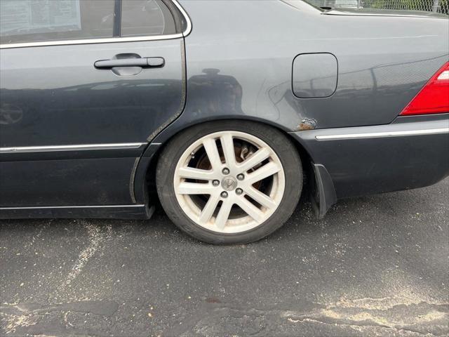 used 2004 Acura RL car, priced at $903