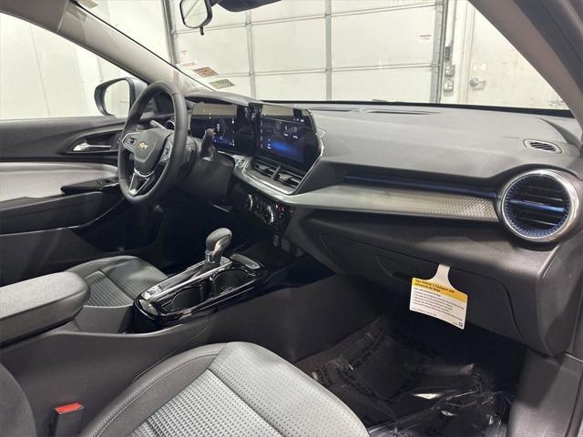 new 2025 Chevrolet Trax car, priced at $25,910