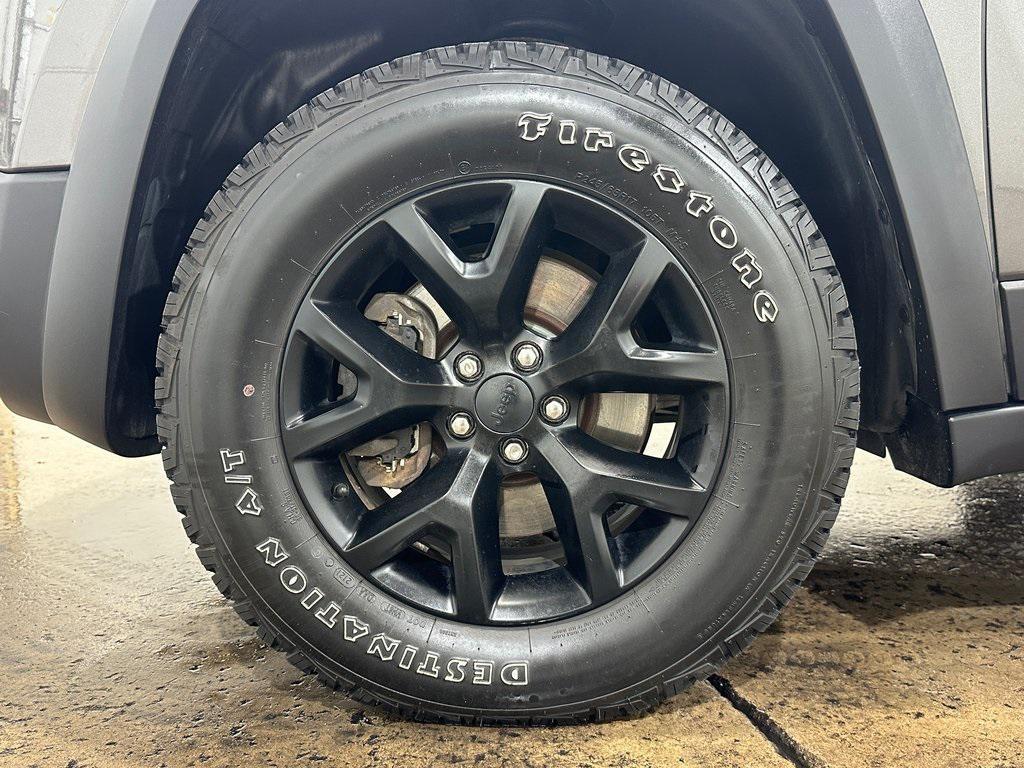 used 2018 Jeep Cherokee car, priced at $18,580