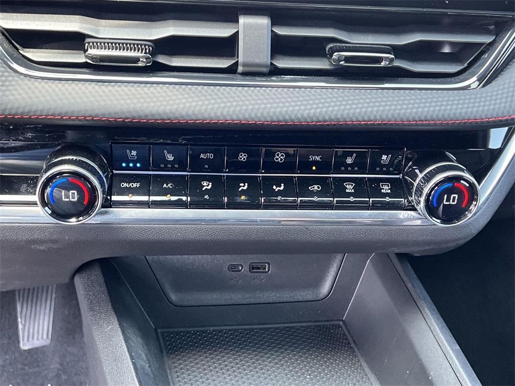 used 2025 Chevrolet Equinox car, priced at $31,598