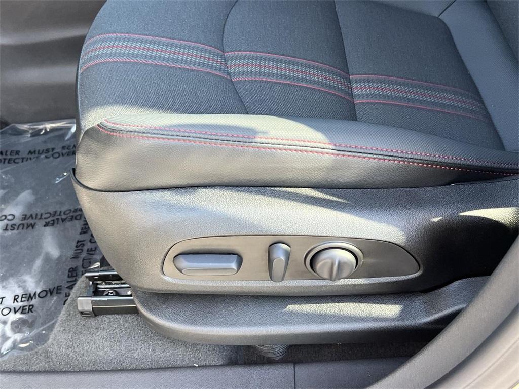 used 2024 Chevrolet Equinox car, priced at $25,598