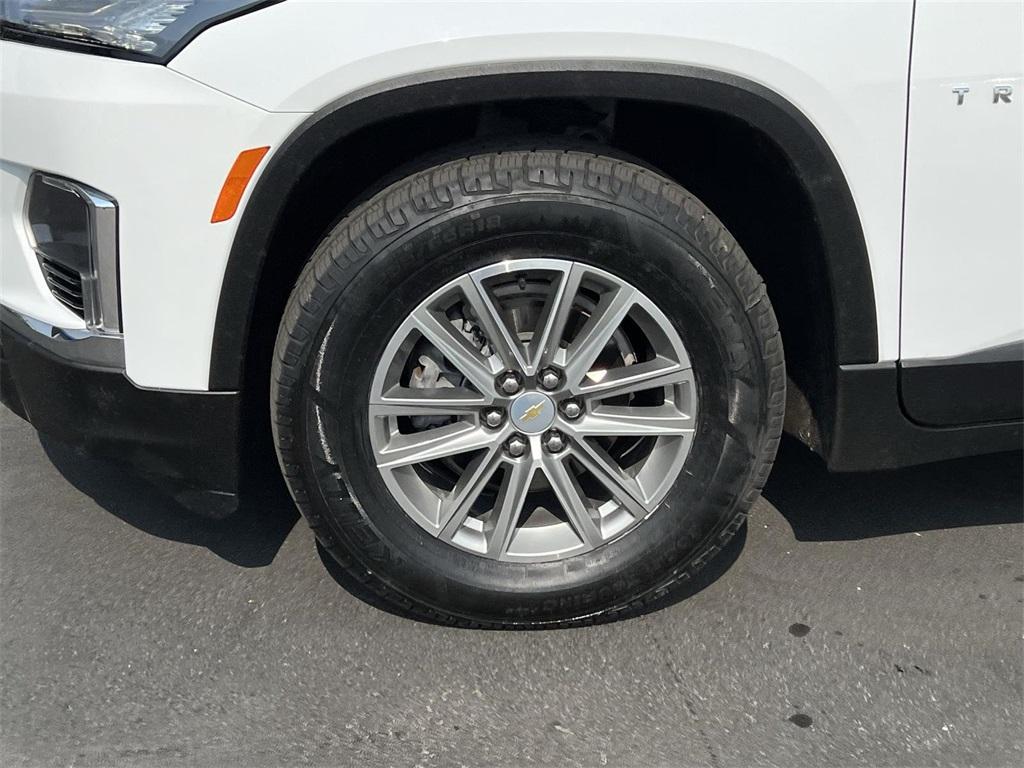 used 2023 Chevrolet Traverse car, priced at $29,598