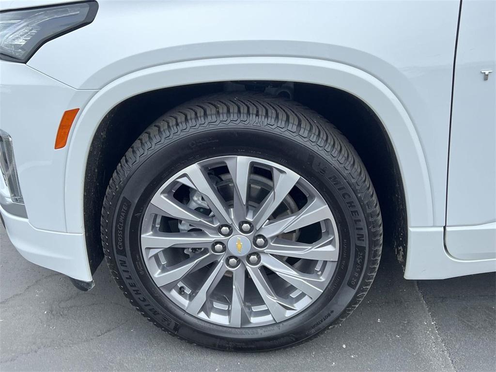 used 2023 Chevrolet Traverse car, priced at $40,598