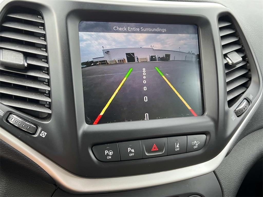 used 2018 Jeep Cherokee car, priced at $20,791
