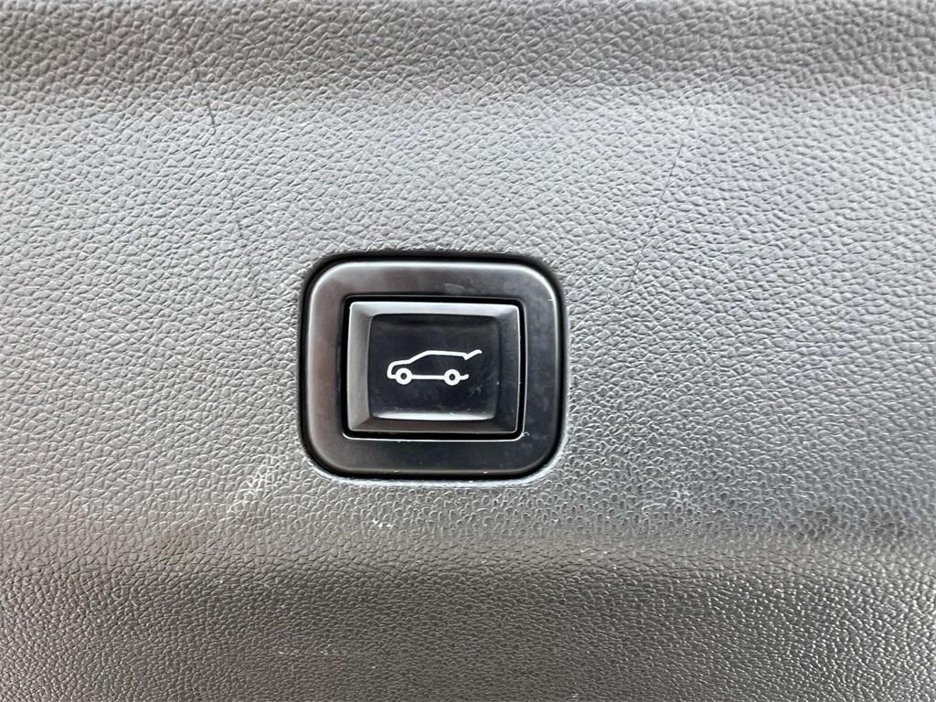 used 2022 Chevrolet Suburban car, priced at $46,992
