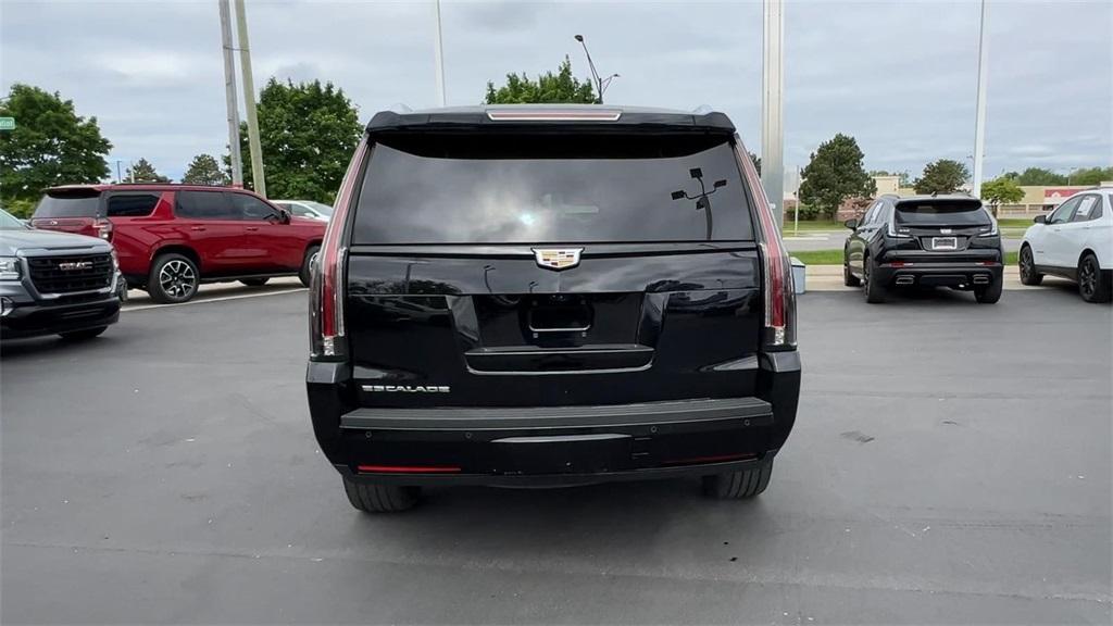used 2020 Cadillac Escalade car, priced at $38,998