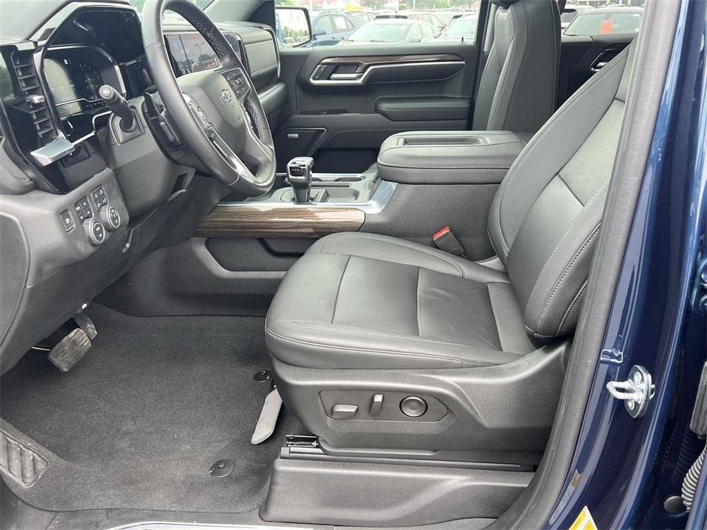 used 2022 Chevrolet Silverado 1500 car, priced at $43,998