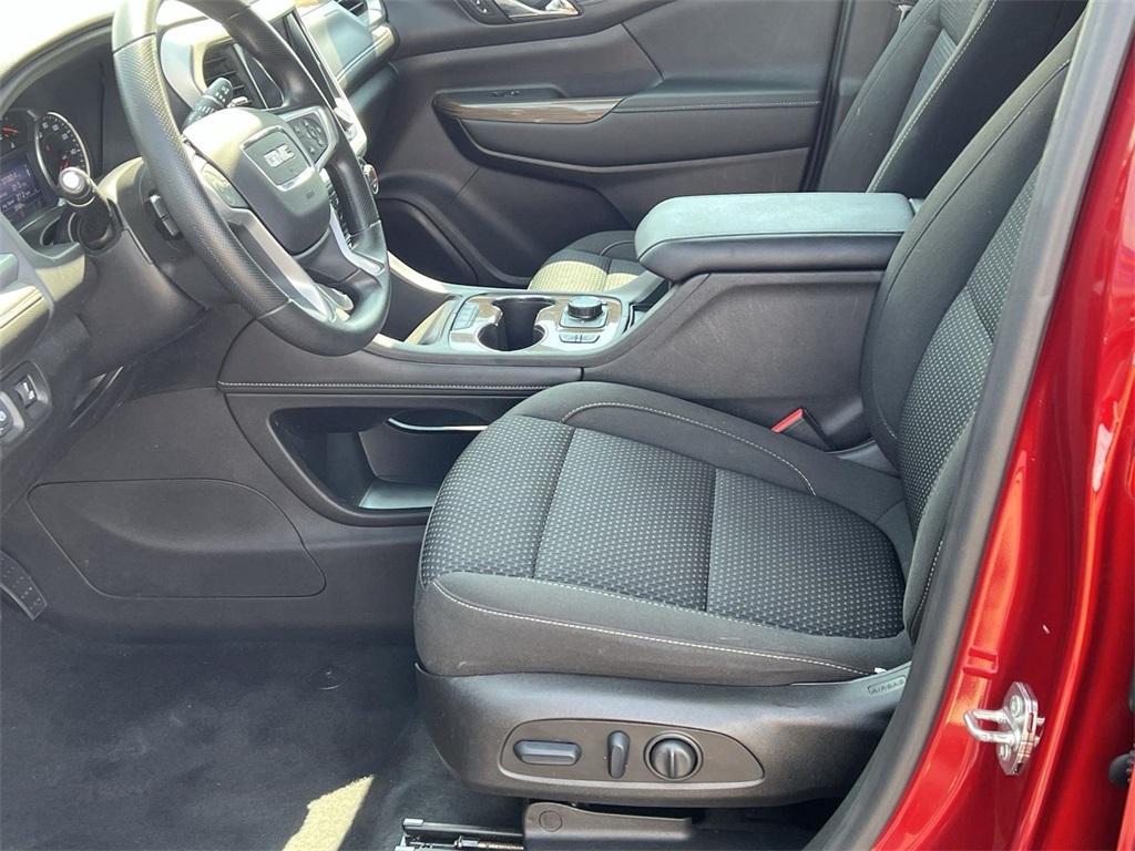 used 2022 GMC Acadia car, priced at $25,998