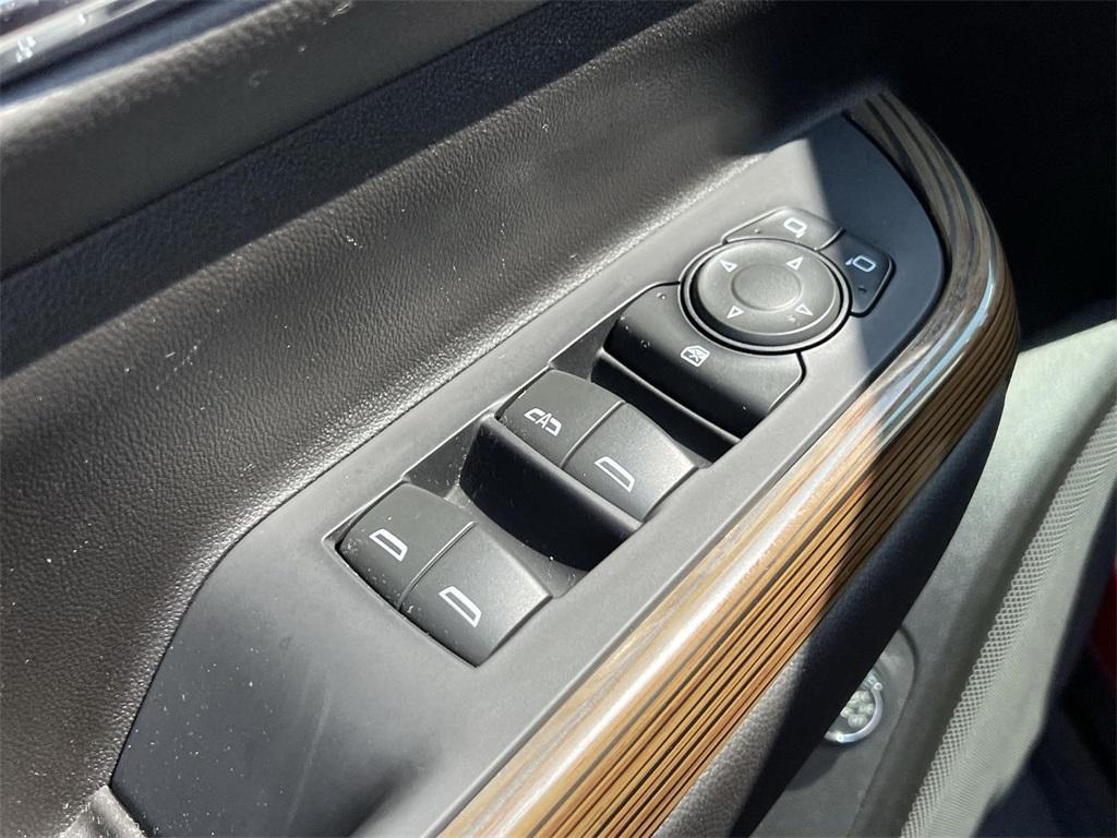 used 2022 GMC Acadia car, priced at $25,998