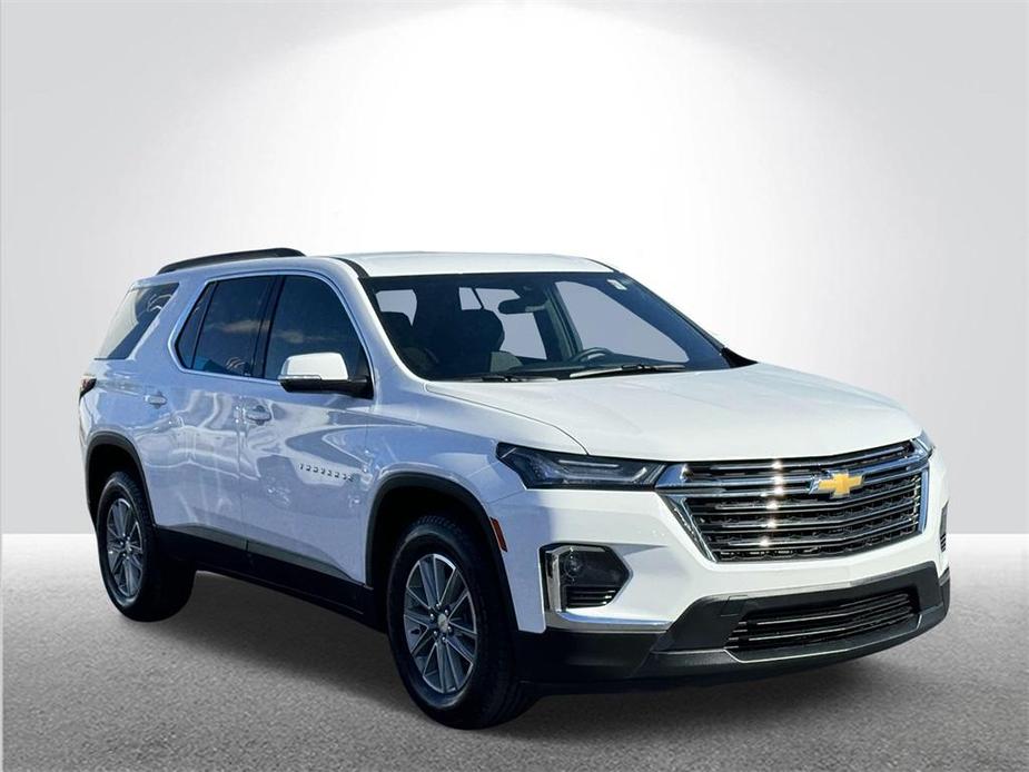 used 2022 Chevrolet Traverse car, priced at $27,488