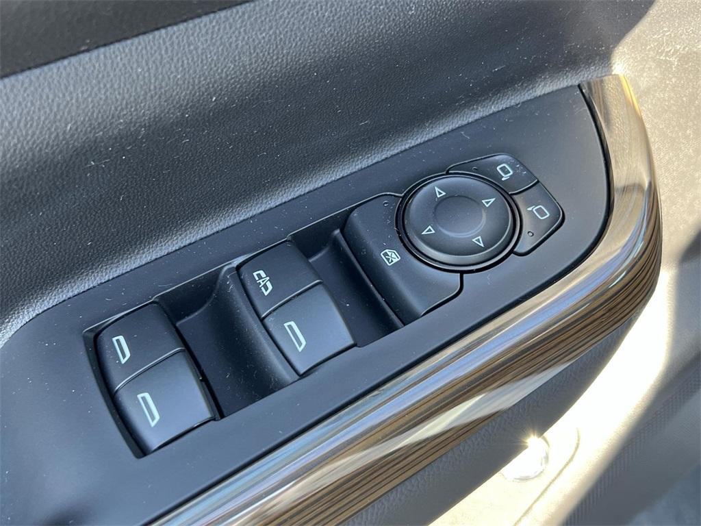 used 2023 GMC Acadia car, priced at $30,998