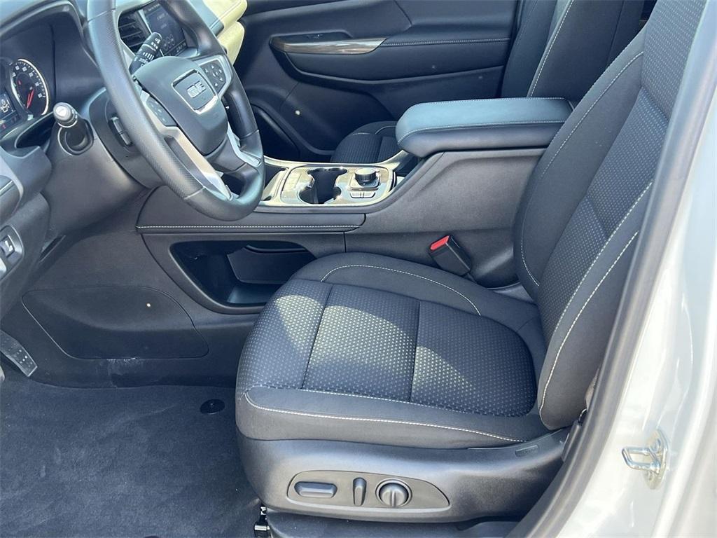 used 2023 GMC Acadia car, priced at $30,998