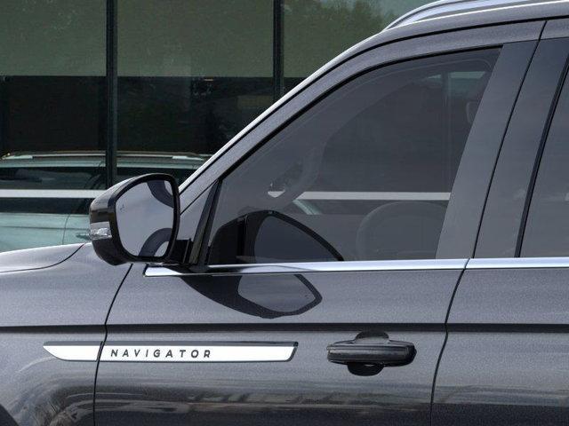 new 2025 Lincoln Navigator car, priced at $103,185