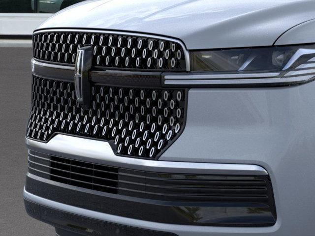 new 2025 Lincoln Navigator car, priced at $104,705