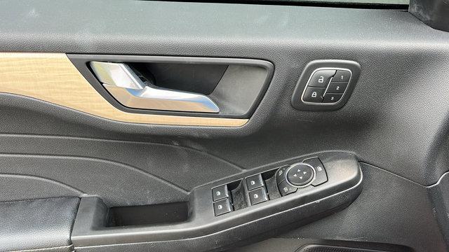 used 2022 Ford Escape car, priced at $25,914