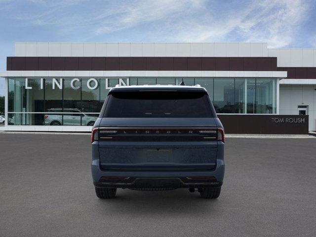 new 2025 Lincoln Navigator car, priced at $104,275