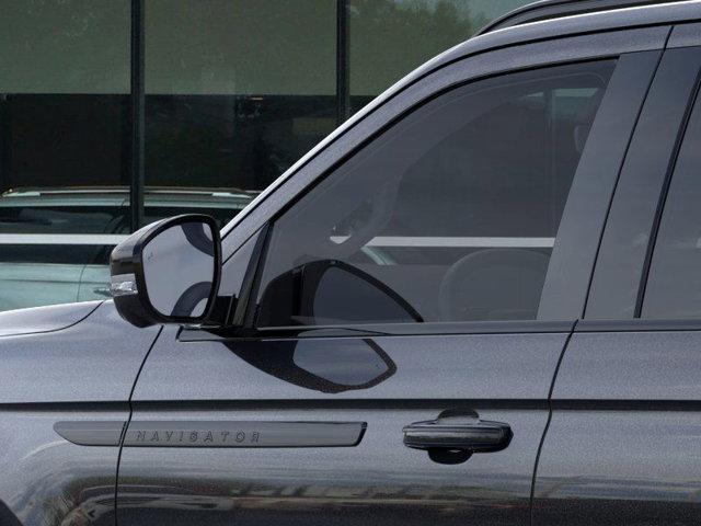 new 2025 Lincoln Navigator car, priced at $109,835
