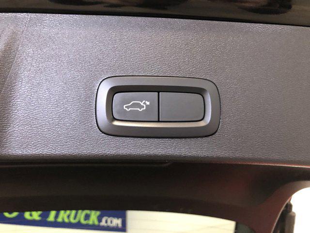 used 2021 Volvo XC40 car, priced at $22,995