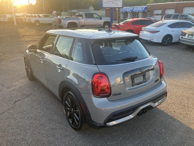 used 2022 MINI Hardtop car, priced at $22,333