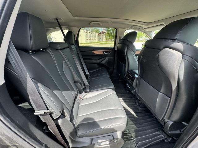 used 2022 Acura MDX car, priced at $32,499