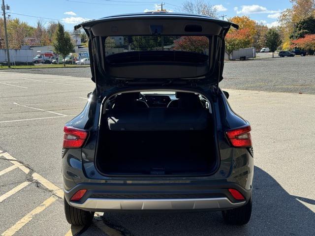 used 2025 Chevrolet Trax car, priced at $20,149