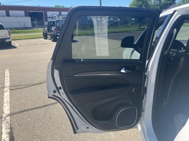 used 2021 Jeep Grand Cherokee car, priced at $35,228