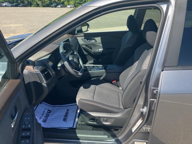 used 2023 Nissan Rogue car, priced at $21,862