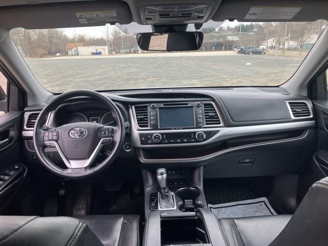 used 2019 Toyota Highlander car, priced at $26,623