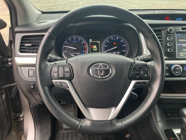 used 2019 Toyota Highlander car, priced at $26,623