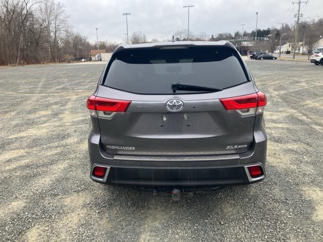 used 2019 Toyota Highlander car, priced at $26,623