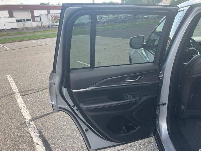 used 2024 Jeep Grand Cherokee car, priced at $27,179