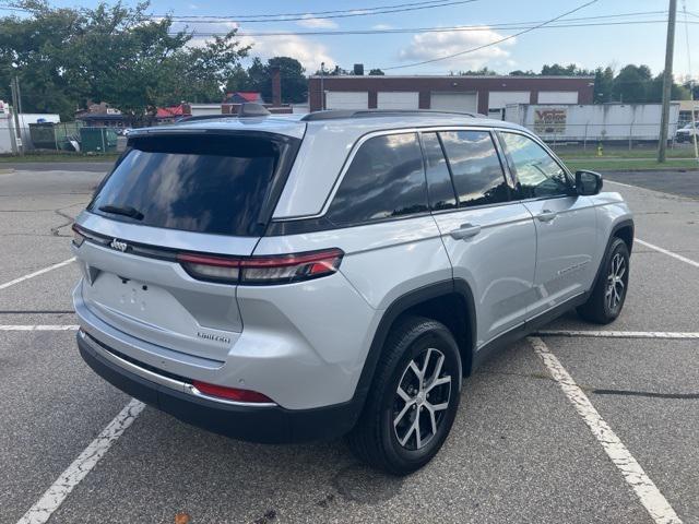 used 2024 Jeep Grand Cherokee car, priced at $27,179