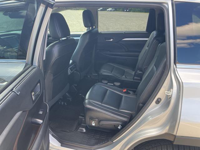 used 2019 Toyota Highlander car, priced at $23,776