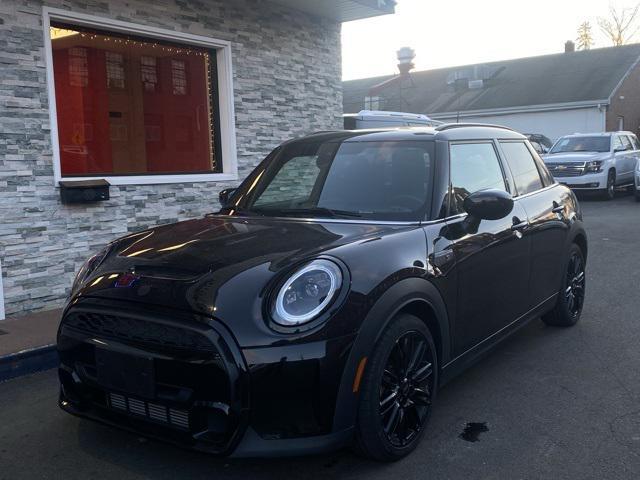 used 2022 MINI Hardtop car, priced at $22,999