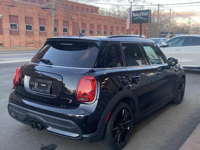 used 2022 MINI Hardtop car, priced at $22,999