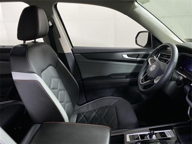 new 2025 Volkswagen Atlas car, priced at $47,781