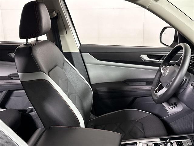 new 2025 Volkswagen Atlas car, priced at $45,511