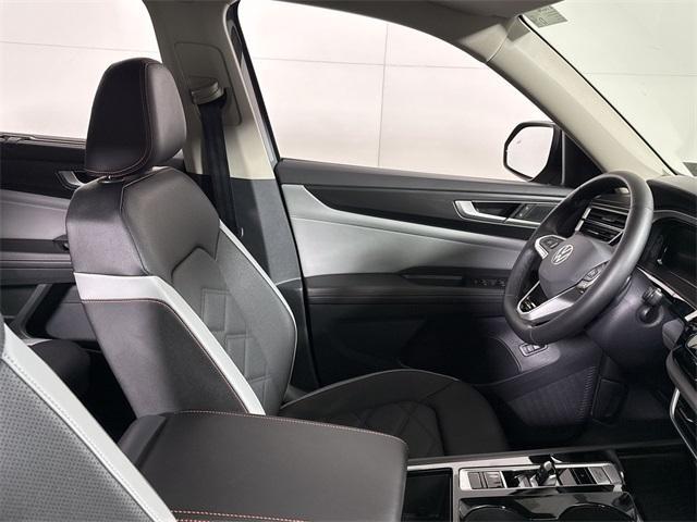 new 2025 Volkswagen Atlas car, priced at $47,371
